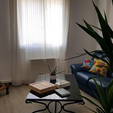 Appartement avec terrasse quartier Montplaisir Arles Extérieur photo